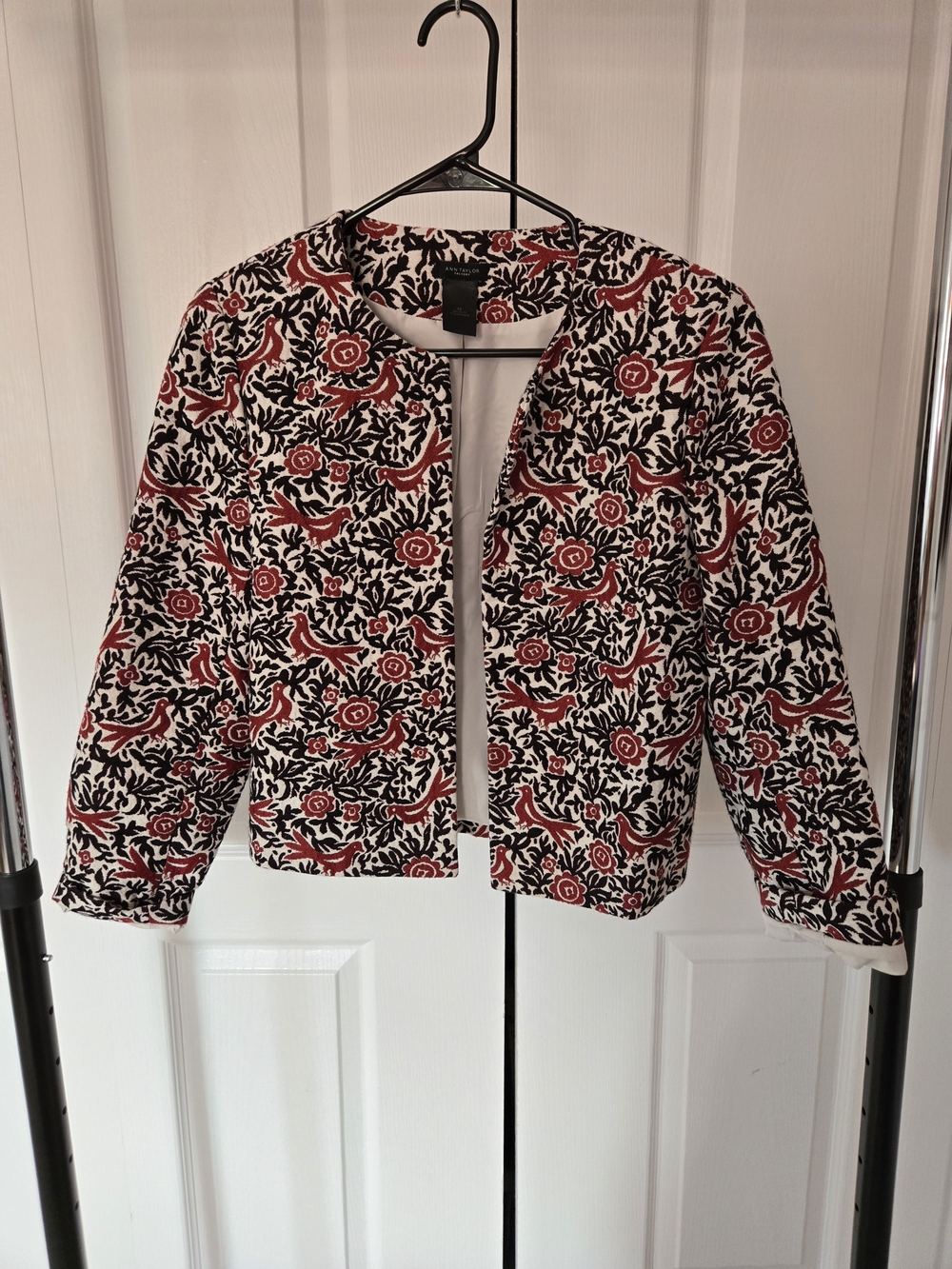 Ann Taylor Factory Red, Black & White Floral Open-Front Jacket